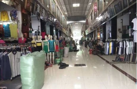 廣州尾貨市場大揭秘 服裝批發(fā)新機(jī)遇
